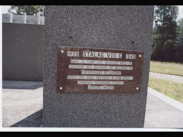 fichier 20101208_1515_Plaque_de_la_stele-0.jpg